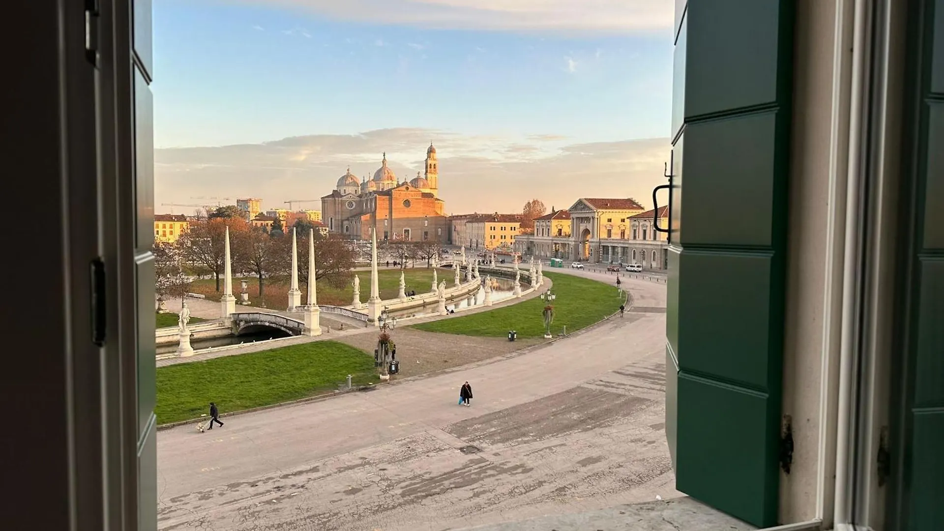 Wonderful Prato Della Valle Padua Italia
